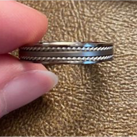 JVL Titanium Wedding Ring - Picture 2 of 4